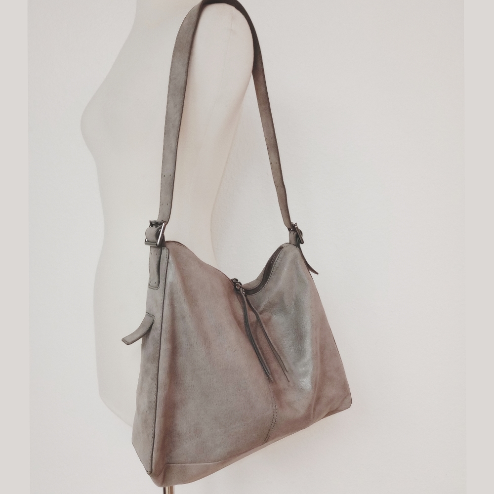 HOBO Soft Leather Valley Shoulder Bag in Titanium Grey EUC - Picture 2 of 6